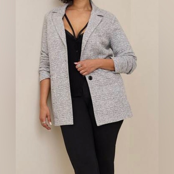 Torrid Size 3x light grey Studio Double Knit boyfriend blazer- great condition! - Picture 1 of 10